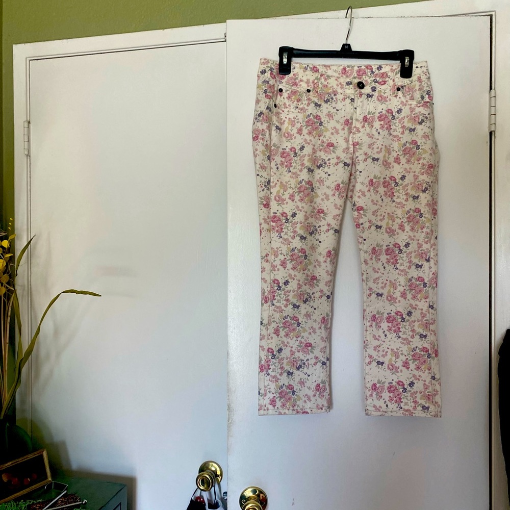 Hwy jeans jrs size 5 light pink flowers like new